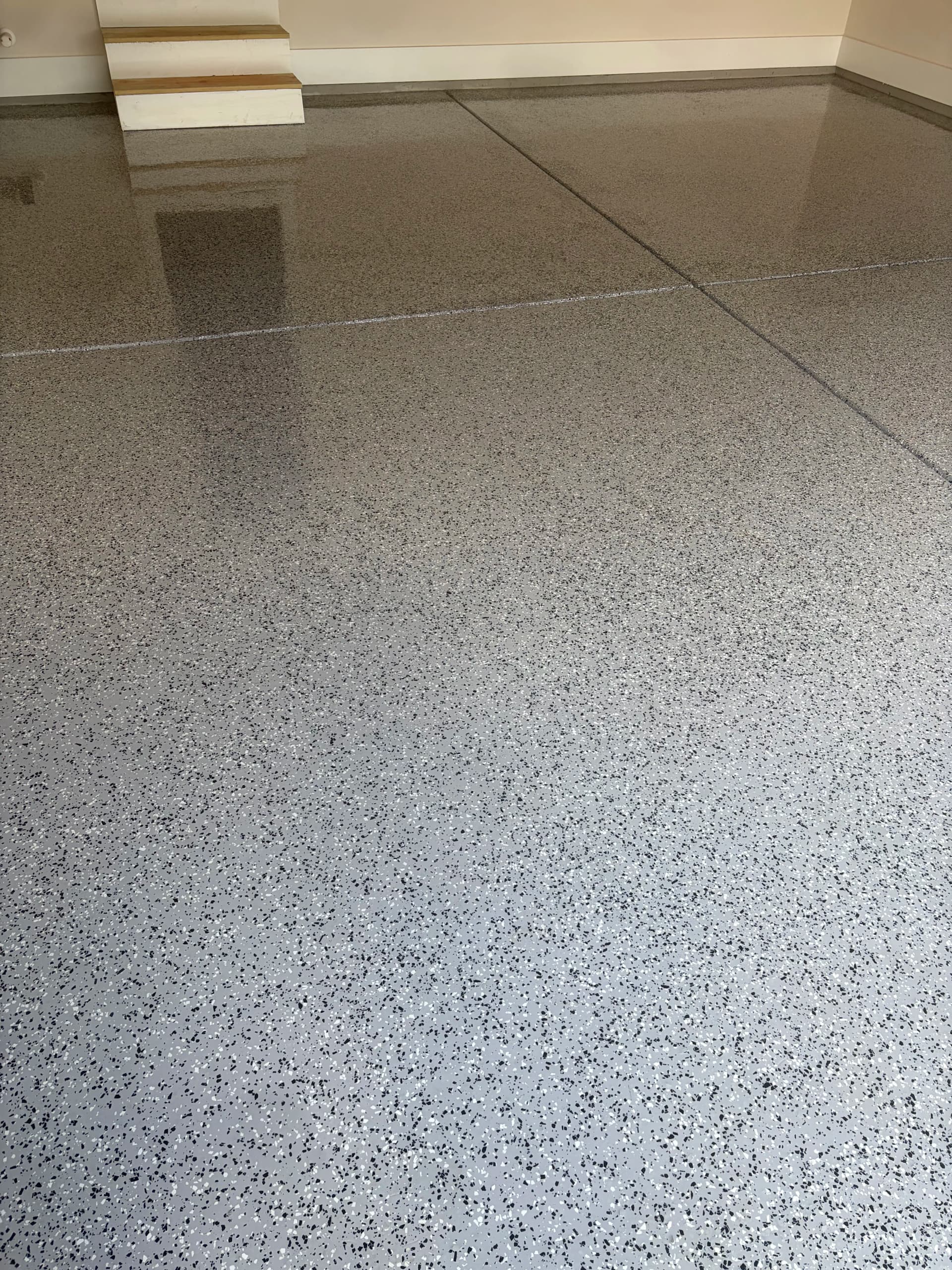 Gallery photos for Full Polyaspartic Flake Coating on a Hard-Working Garage Floor: Image #2