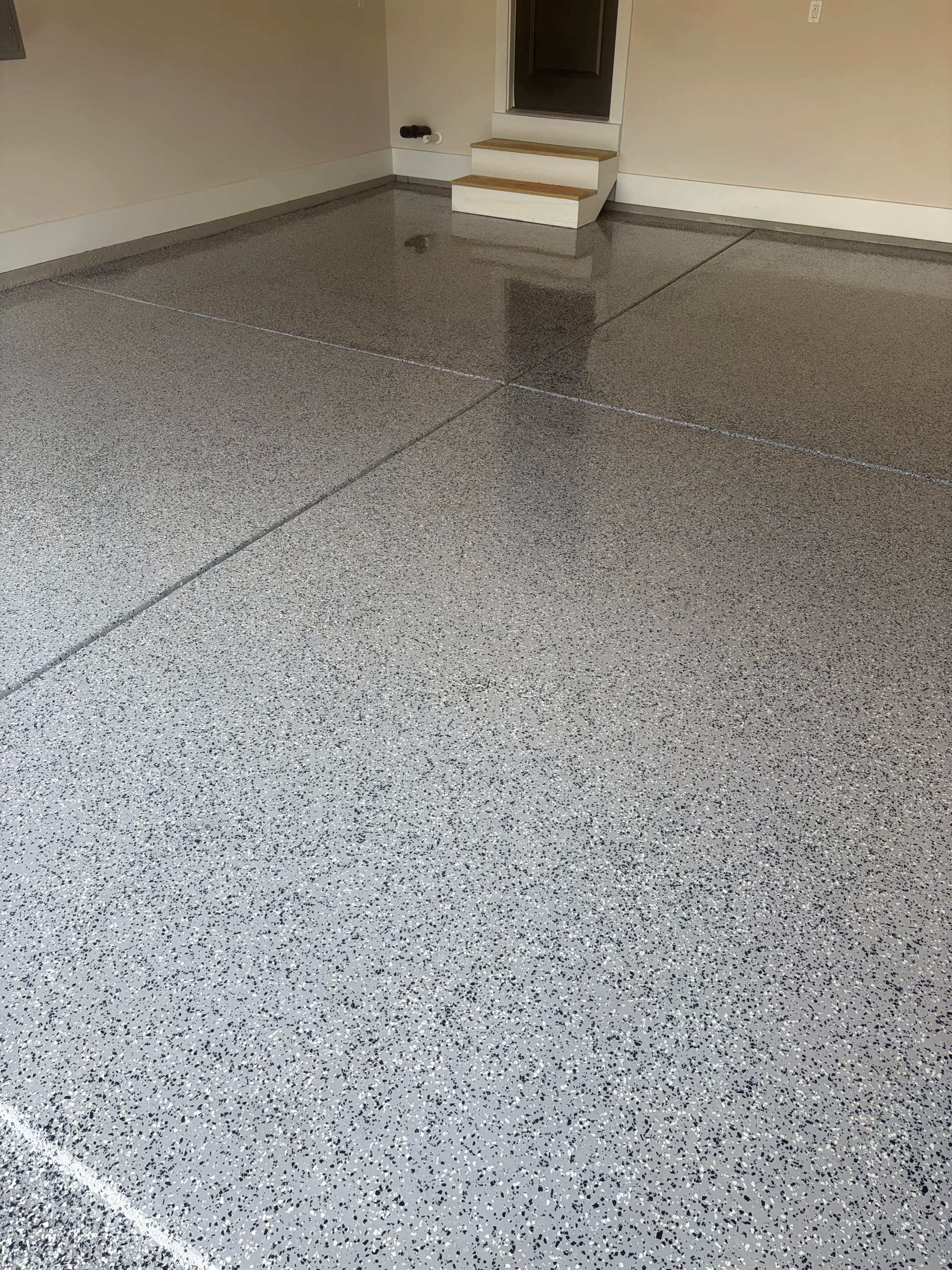 Gallery photos for Full Polyaspartic Flake Coating on a Hard-Working Garage Floor: Image #3